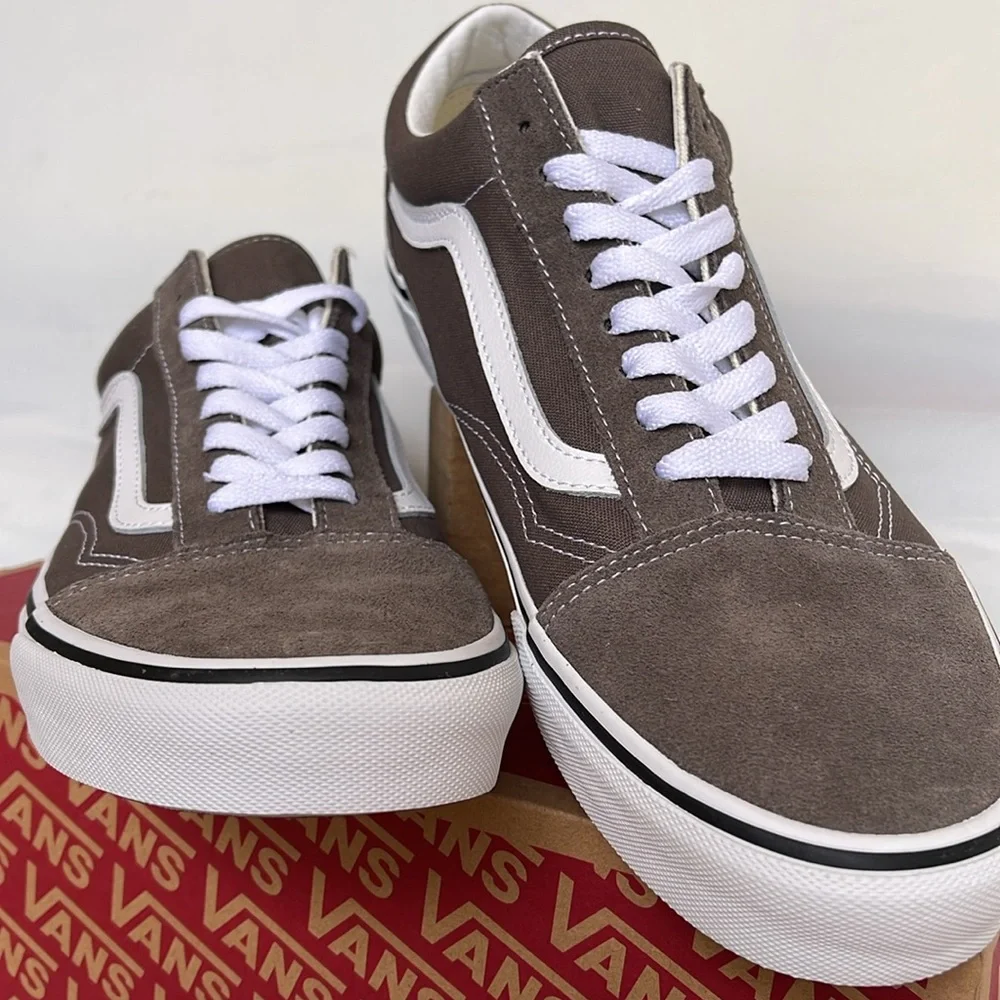 Vans Men’s Old Skool
Color Theory Bungee Cord
VN0005UF9JC
Sneakers - Picture 11 of 16